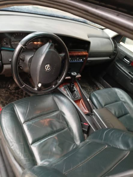 أوبل أوميغا 2002 - صورة 3