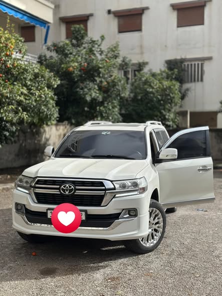 تويوتا لاند كروزر 2016 - صورة 2