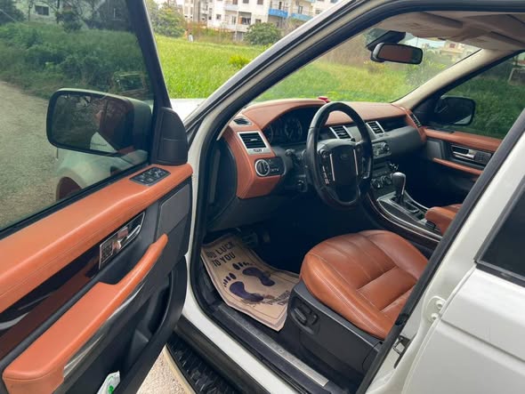 رانج روفر سبورت 2011 - صورة 5