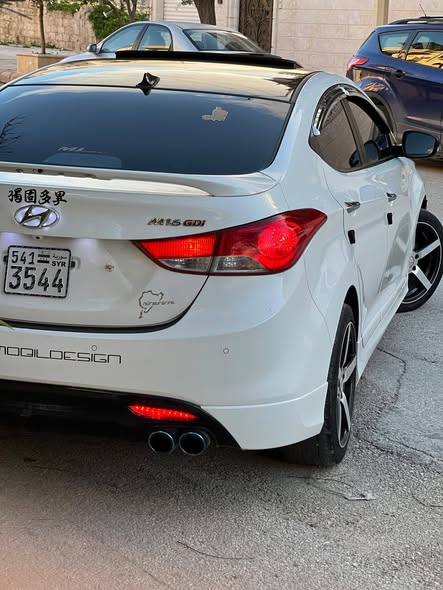 هيونداي افانتي 2011 - صورة 3