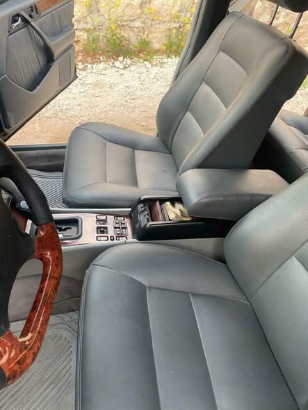 مرسيدس 124 1995 - صورة 3