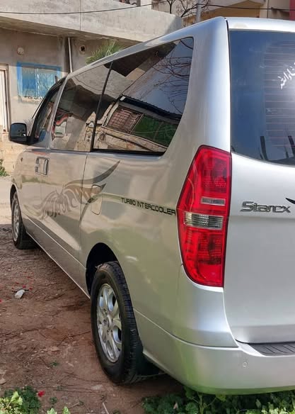 هيونداي ستاريكس 2010 - صورة 2