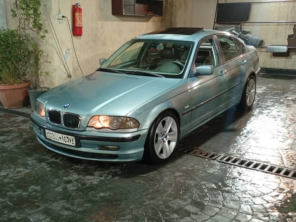 بي ام دبليو 320 2002 - صورة 1