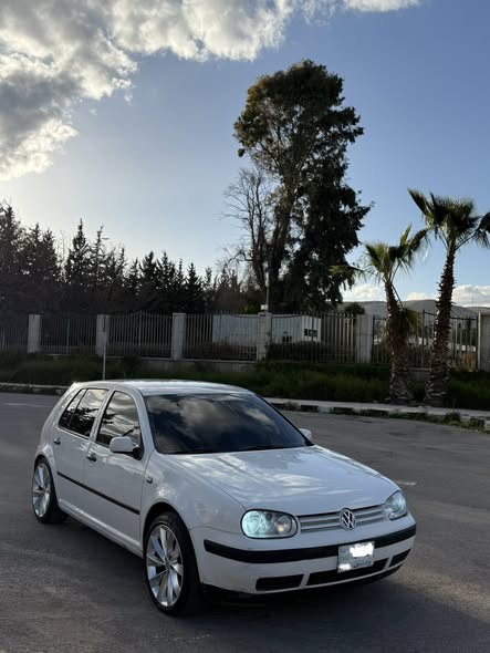 فولكس فاجن غولف 2001 - صورة 1