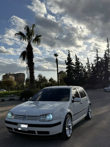 فولكس فاجن غولف 2001 - صورة 2