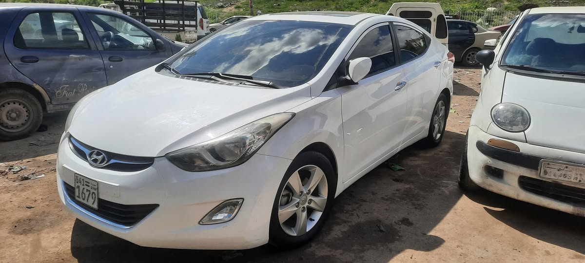 هيونداي إلنترا 2014