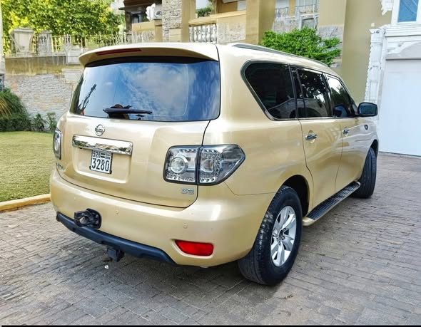 نيسان باترول 2011 - صورة 4