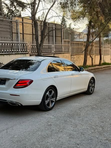 مرسيدس إي 300 2019 - صورة 2