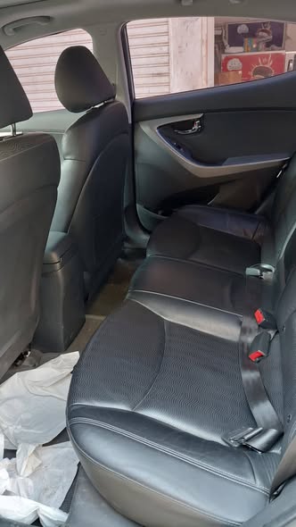 هيونداي أفانتي 2012 - صورة 2