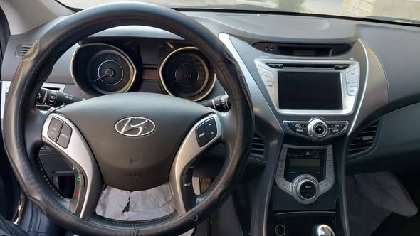 هيونداي أفانتي 2012 - صورة 4