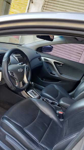 هيونداي أفانتي 2012 - صورة 5