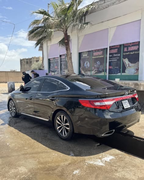 هيونداي أزيرا 2012 - صورة 2