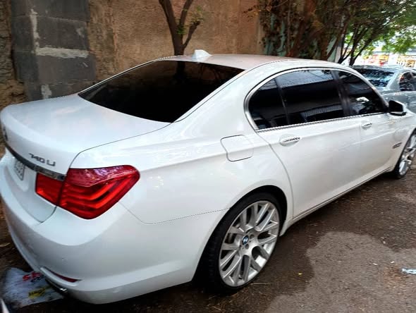 بي ام دبليو 740 2012 - صورة 4