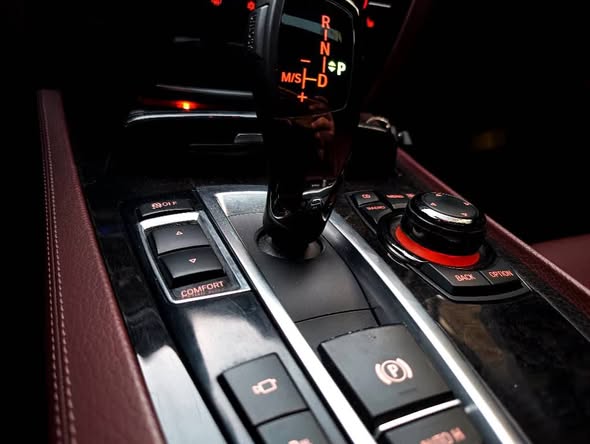 بي ام دبليو 740 2012 - صورة 5