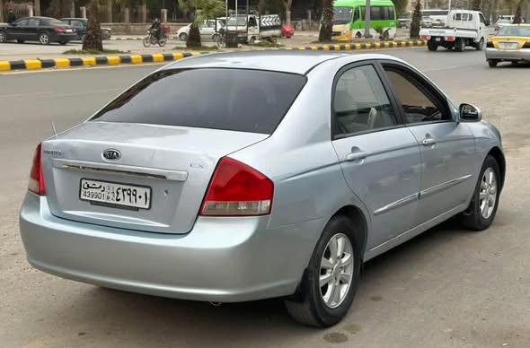 كيا سيراتو 2007 - صورة 4
