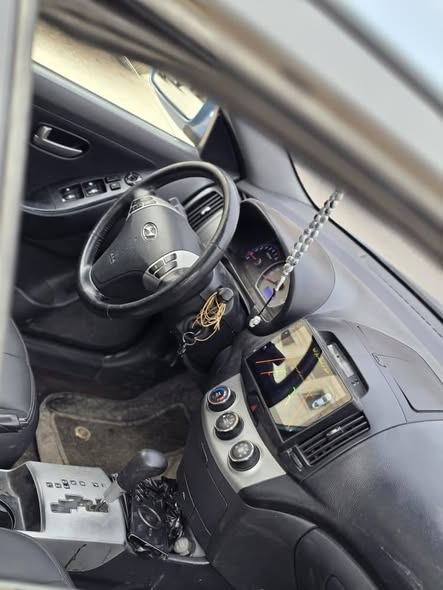 هيونداي افانتي 2009 - صورة 4