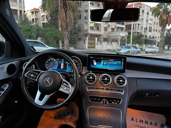 مرسيدس C300 2020 - صورة 4