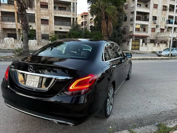 مرسيدس C300 2020 - صورة 5
