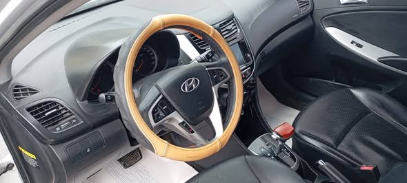 هيونداي أكسنت 2012 - صورة 3