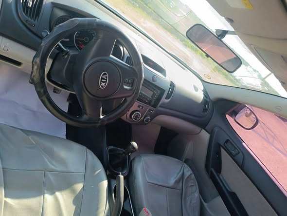 كيا فورتي 2012 - صورة 3