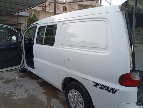 هيونداي ستاركس 2004 - صورة 3