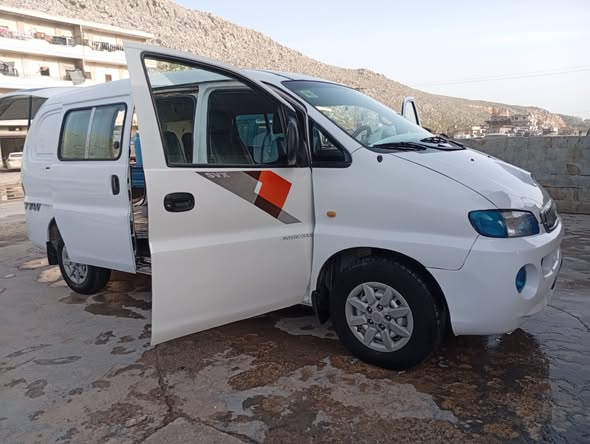 هيونداي ستاركس 2004 - صورة 4