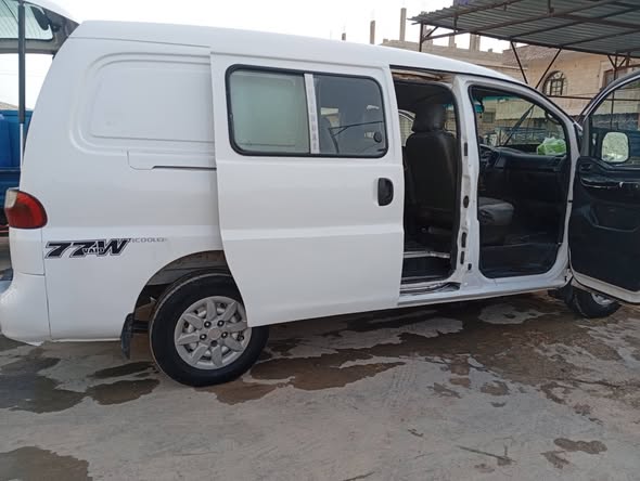 هيونداي ستاركس 2004 - صورة 5