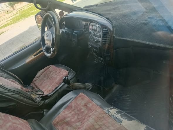 هيونداي ستاريكس 2004 - صورة 4