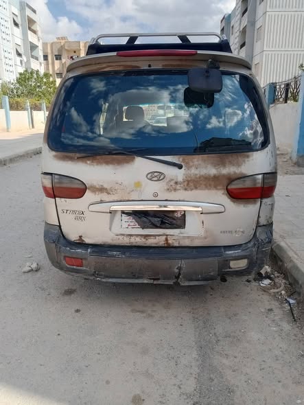 هيونداي ستاريكس 2004 - صورة 5