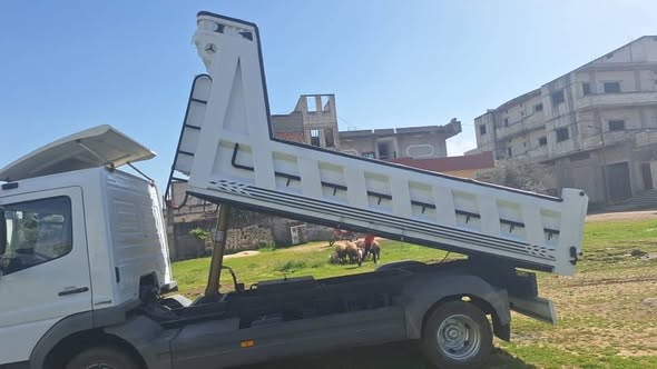 مرسيدس 816 2014 - صورة 4