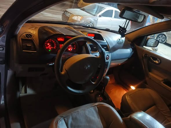 رينو ميغان 2005 - صورة 5