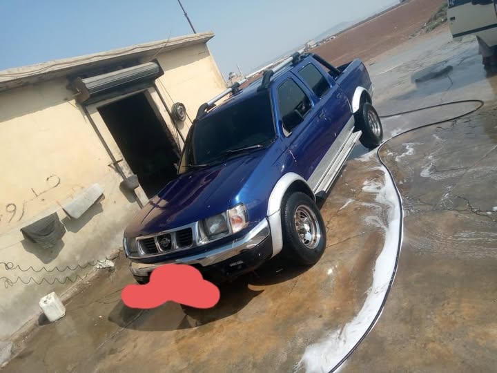 نيسان بيك اب 2005