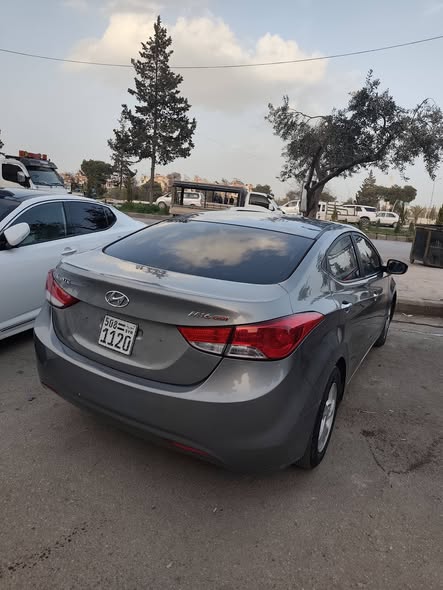 هونداي أفانتي 2012 - صورة 2