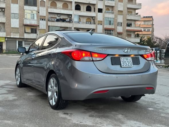 هيونداي افانتي 2011 - صورة 4