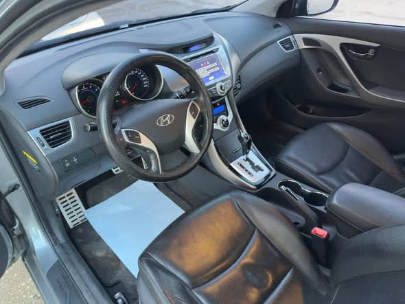 هيونداي افانتي 2011 - صورة 5