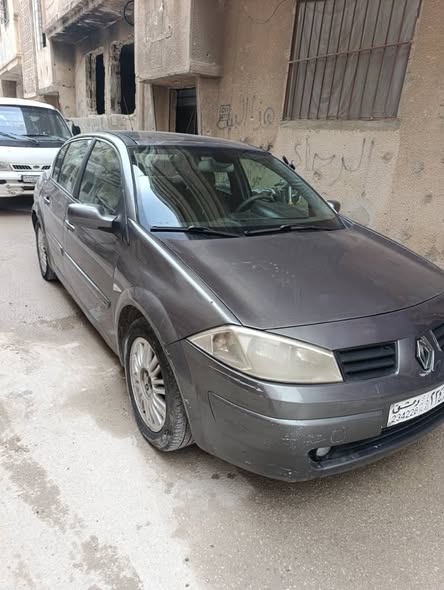 رينو ميغان 2005 - صورة 2