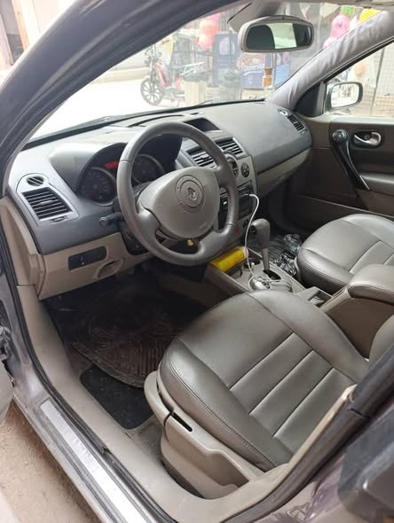 رينو ميغان 2005 - صورة 4