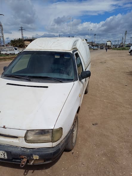 سكودا بيك أب 1996 - صورة 1