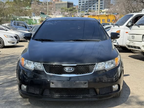 كيا فورتي 2010 - صورة 1