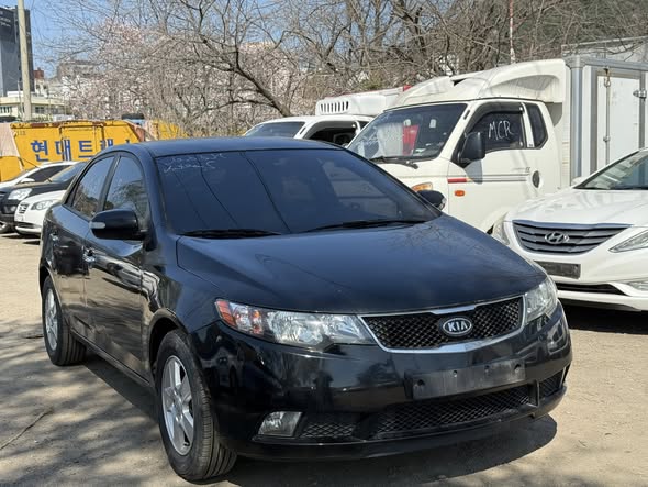 كيا فورتي 2010 - صورة 5