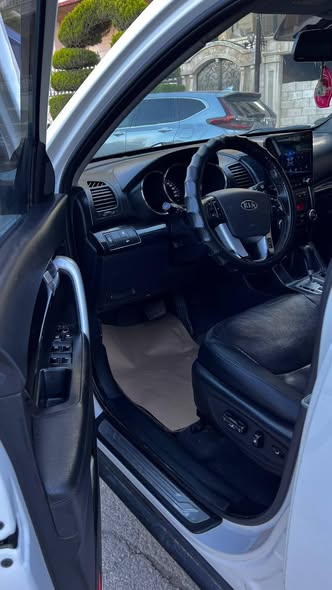 كيا سيرنتو 2010 - صورة 5