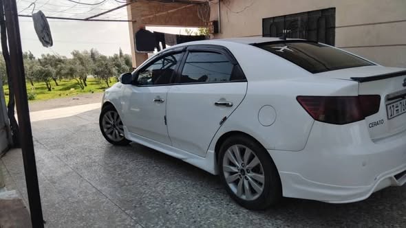 كيا سيراتو 2010 - صورة 4