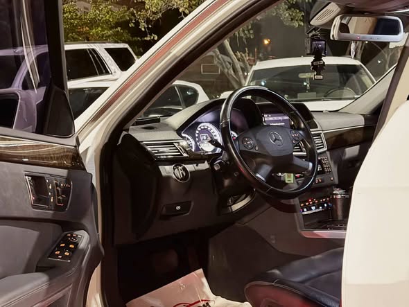 مرسيدس E 200 2012 - صورة 3