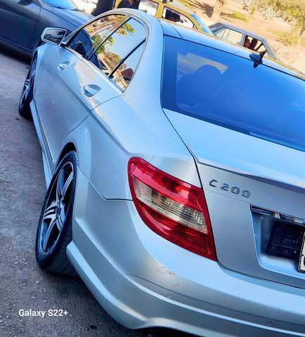 مرسيدس C200 2011 - صورة 3