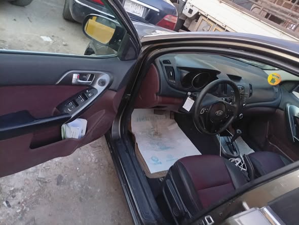 كيا سيراتو 2010 - صورة 2