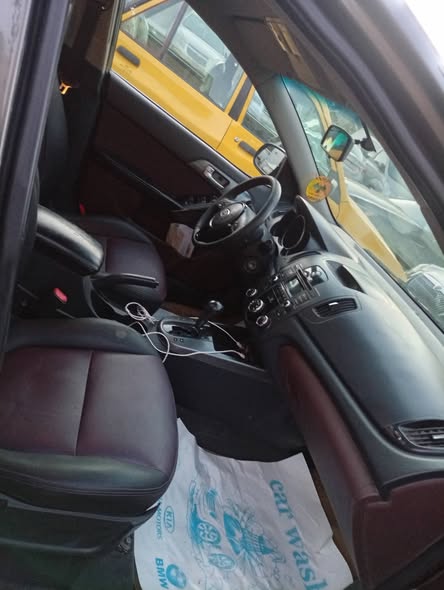 كيا سيراتو 2010 - صورة 4