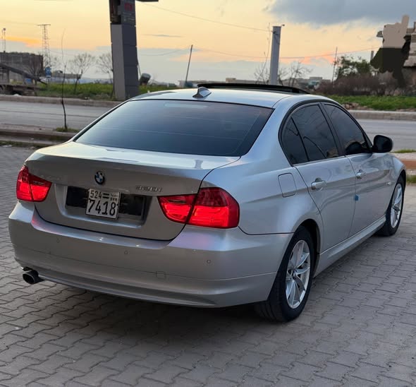 بي ام دبليو 320i 2011 - صورة 3