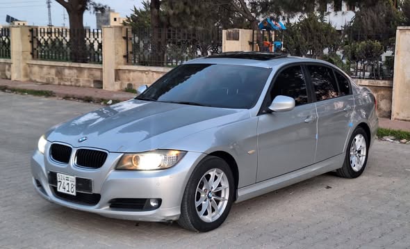 بي ام دبليو 320i 2011 - صورة 5