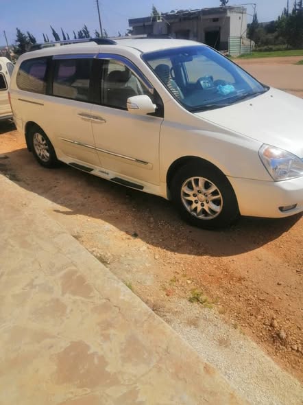 كيا كرنفال 2011 - صورة 2