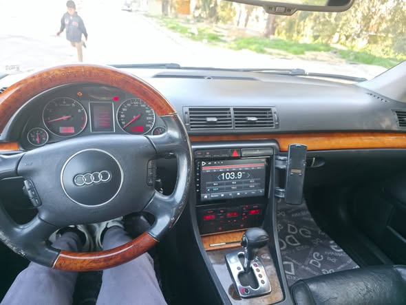 اودي A4 2004 - صورة 5
